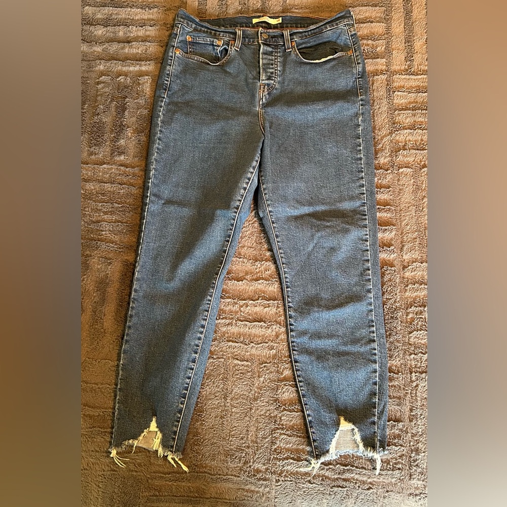Levi’s Wedgie Skinny Blue Distressed Women Jeans